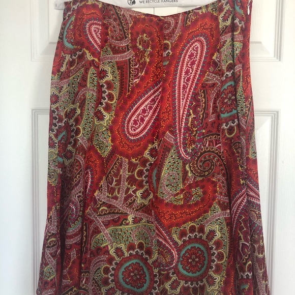 Red flowing skirt Taifun collection A- line paisley print sz. M, 26 inch long - Picture 6 of 6